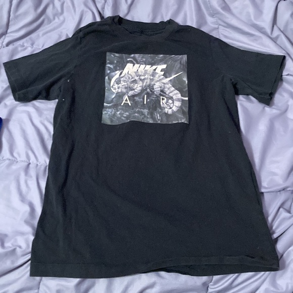 *Free Nike tee and Dri fit blue shorts - Picture 2 of 7